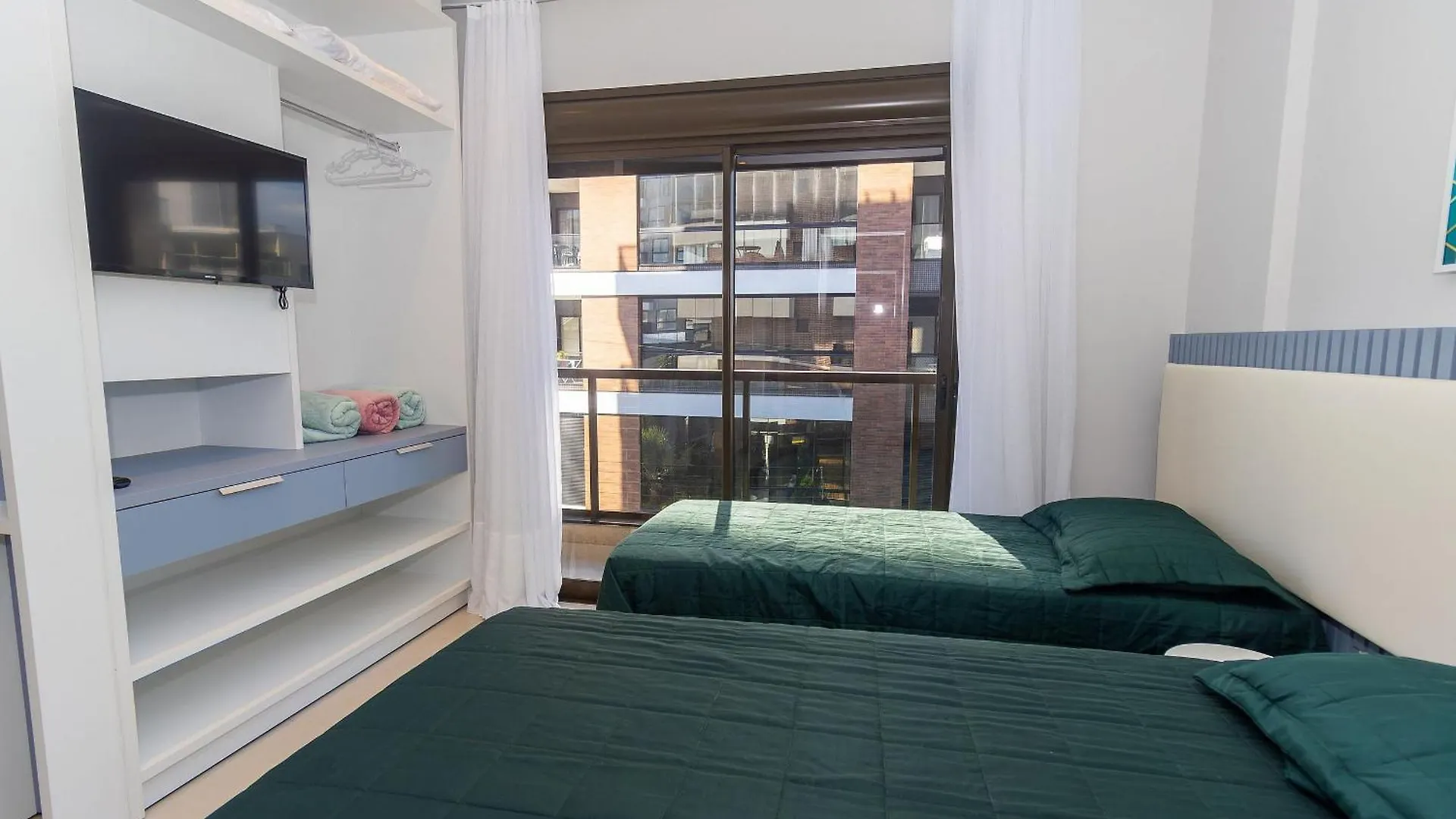 Recanto Dos Girassois 206 - Excelente Apartamento 2 Quartos Em Predio Com Piscina - A 200M Do Mar - بومبينهاس