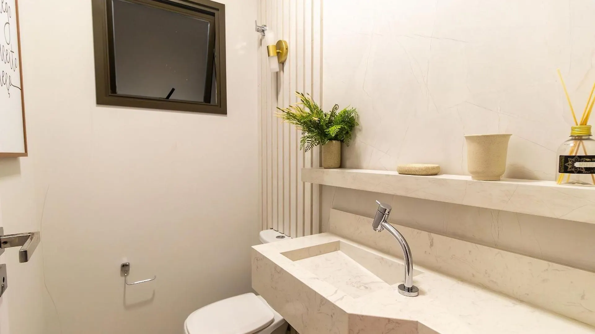 Recanto Dos Girassois 206 - Excelente Apartamento 2 Quartos Em Predio Com Piscina - A 200M Do Mar - بومبينهاس