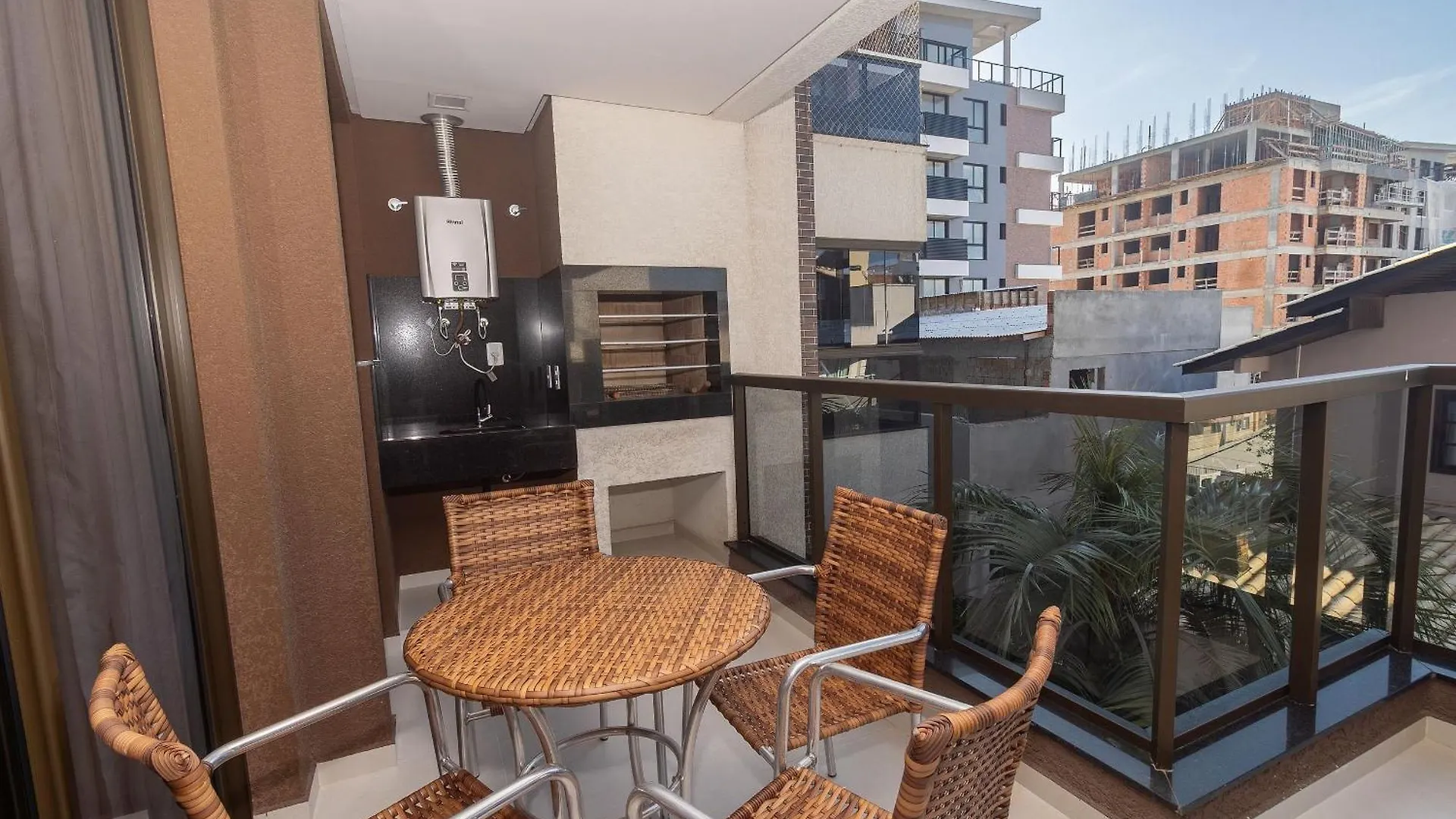 Recanto Dos Girassois 206 - Excelente Apartamento 2 Quartos Em Predio Com Piscina - A 200M Do Mar - بومبينهاس شقة
